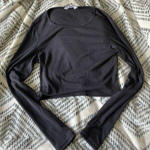 A black long sleeved shirt
